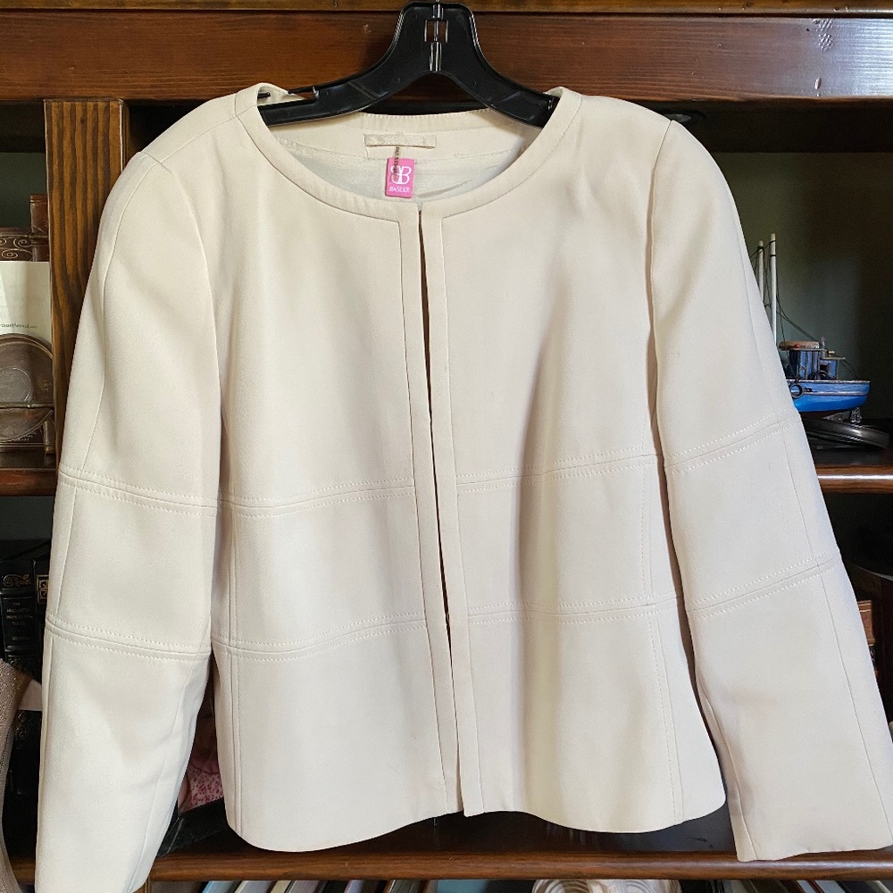 ALL SEASON CROPPED LIGHT CREAM DESIGNER JACKET